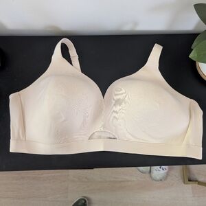 Cacique Soft Cream Wireless Bra